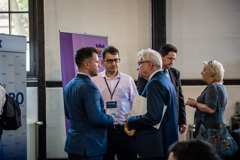 Zdjęcia konferencyjne 090