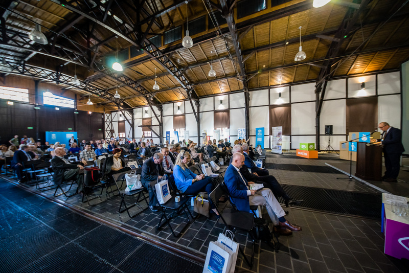 Zdjęcia konferencyjne 099