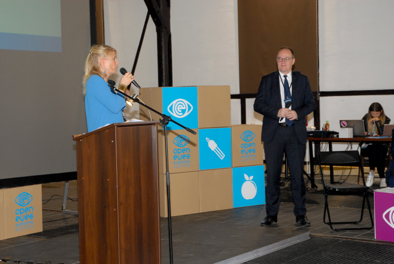 Zdjęcia konferencyjne 115