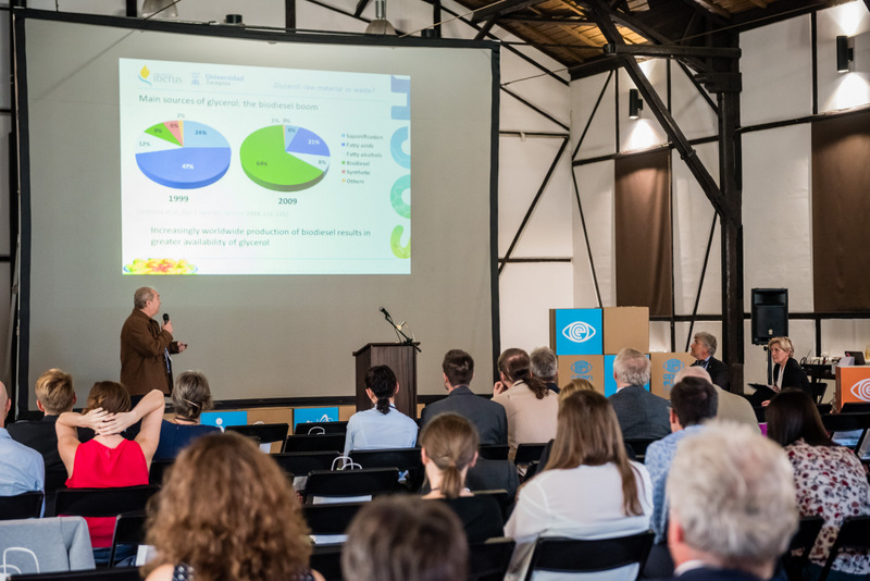 Zdjęcia konferencyjne 134