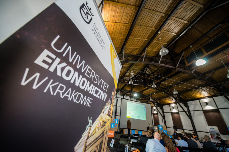 Zdjęcia konferencyjne 136