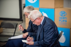 Zdjęcia konferencyjne 095